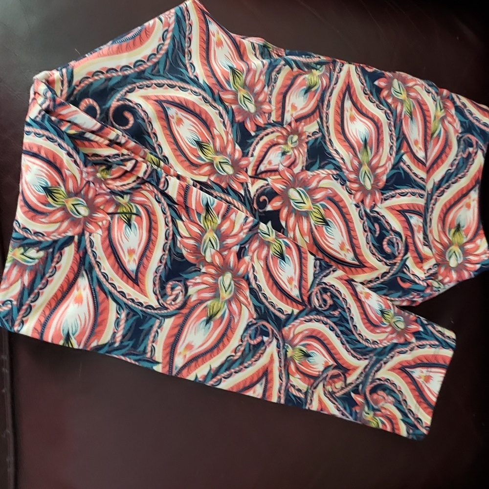 EUC TC Paisley leggings